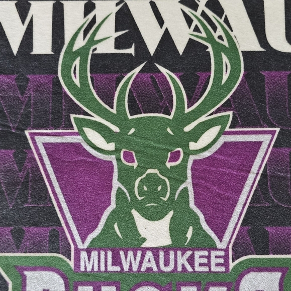 Wincraft Milwaukee Bucks NBA Pennant Flag - Picture 6 of 6
